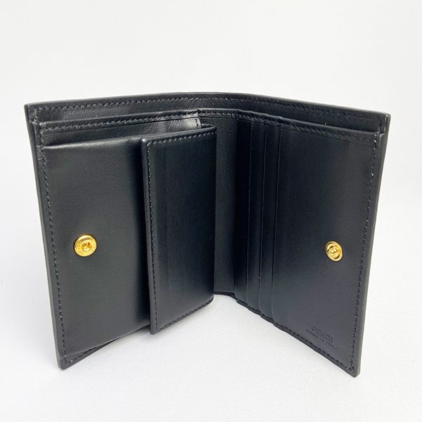 フェンディ コンパクト レザー 二つ折り財布 小銭入れ付き8M0387A18BF0E65